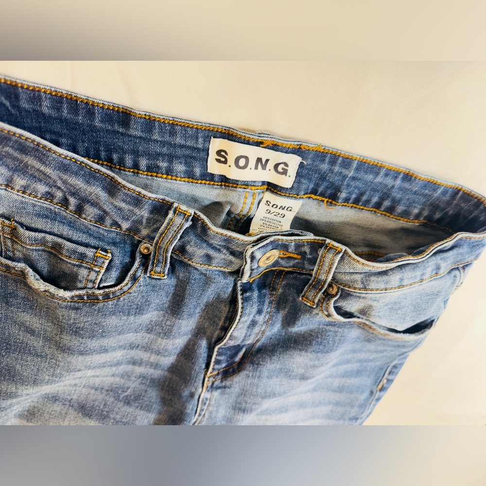 Barely boot/ bootcut SONG jeans• Slight Stretch• Super Comfy! Size 9 - Picture 4 of 6